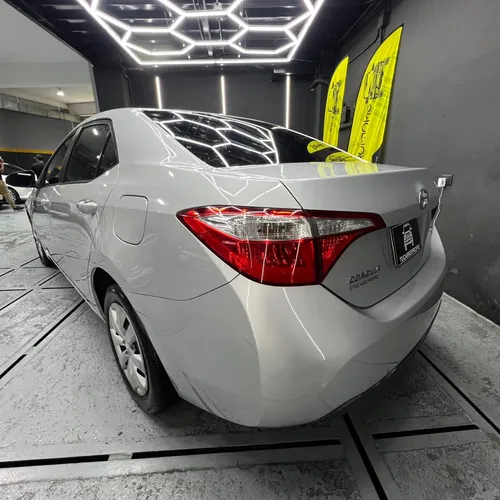 Toyota Corolla LE 2015 Plateado Caracas