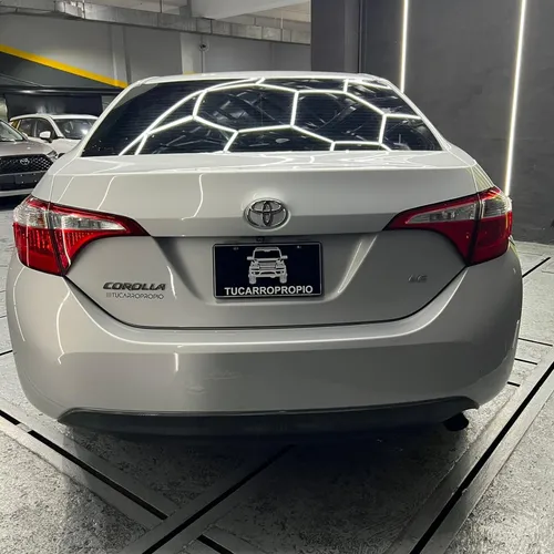 Toyota Corolla LE 2015 Plateado Caracas