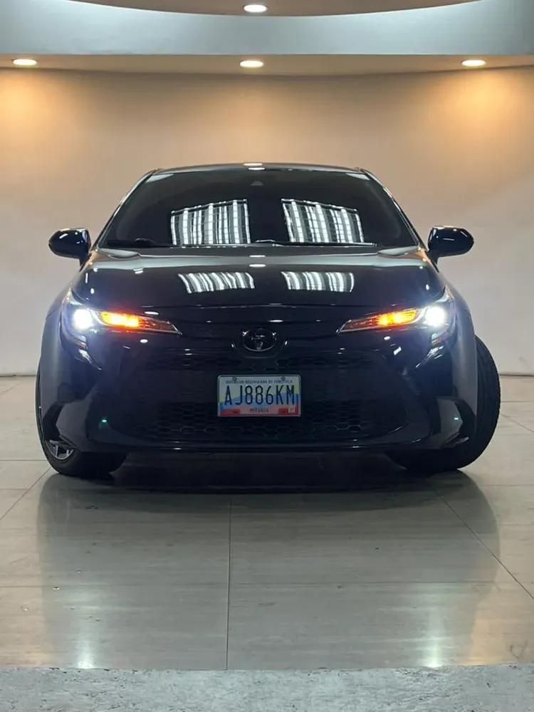 Toyota Corolla LE 2020 Azul Caracas