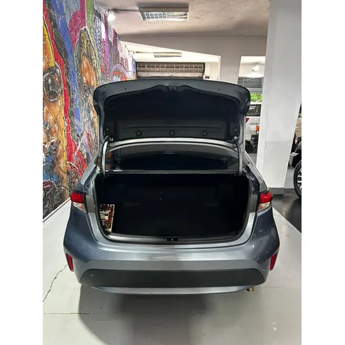 Toyota Corolla LE 2021 Gris Caracas