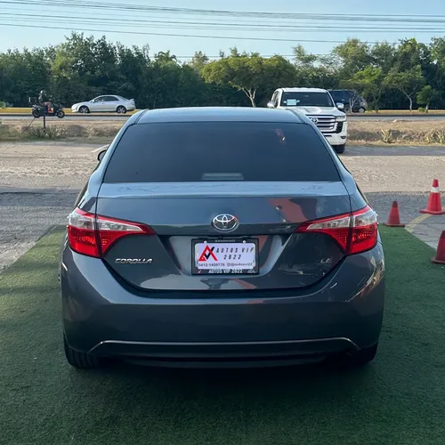 Toyota Corolla LE 2015 Azul Lechería