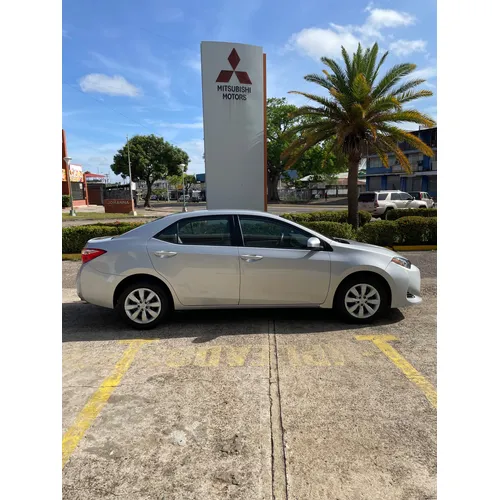 Toyota Corolla LE 2019 Plateado Ciudad Guayana