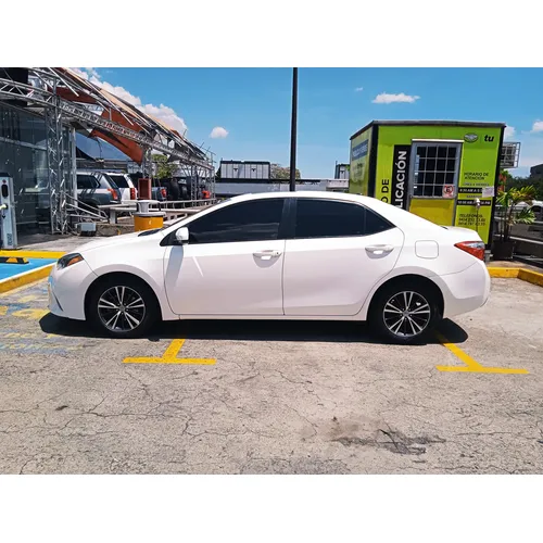 Toyota Corolla LE 2016 Blanco Caracas