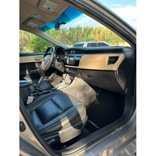 Toyota Corolla 2015 Beige Valencia