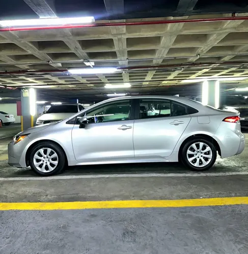 Toyota Corolla LE 2024 Plateado Caracas
