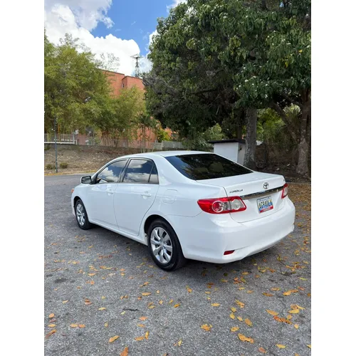 Toyota Corolla LE 2012 Blanco Caracas