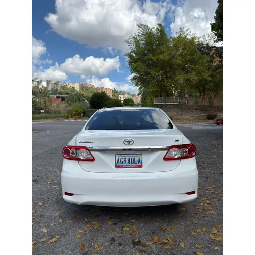 Toyota Corolla LE 2012 Blanco Caracas