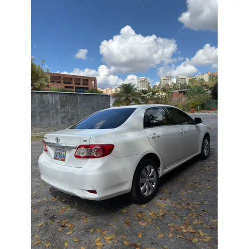 Toyota Corolla LE 2012 Blanco Caracas
