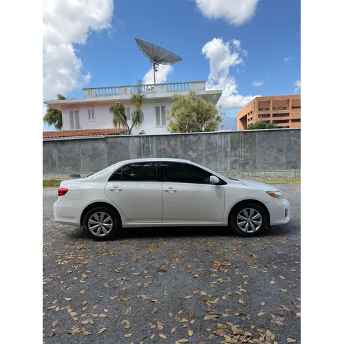 Toyota Corolla LE 2012 Blanco Caracas