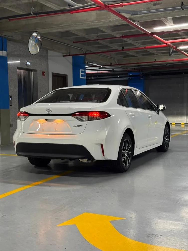 Toyota Corolla 2025 Blanco Caracas