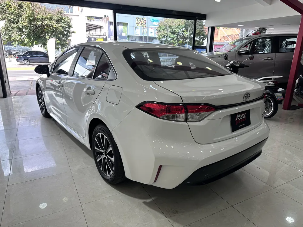 Toyota Corolla 2025 Blanco Caracas