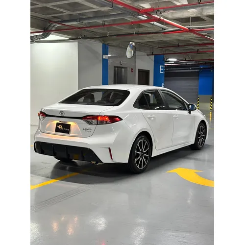 Toyota Corolla 2025 Blanco Caracas