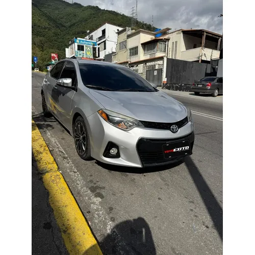 Toyota Corolla S 2015 Plateado Caracas