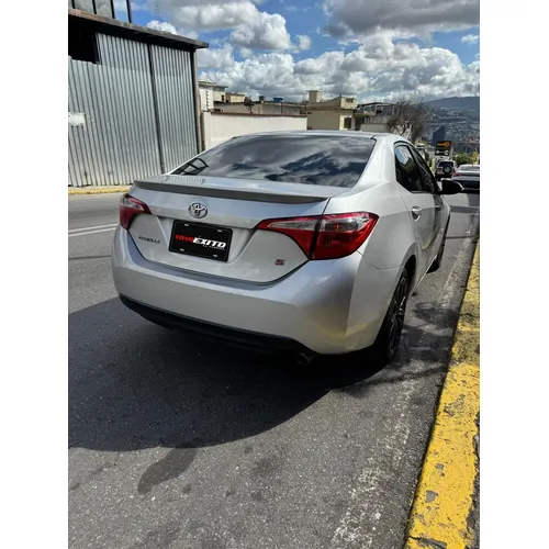 Toyota Corolla S 2015 Plateado Caracas