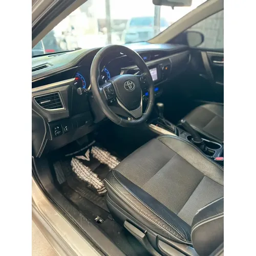 Toyota Corolla S 2015 Plateado Caracas