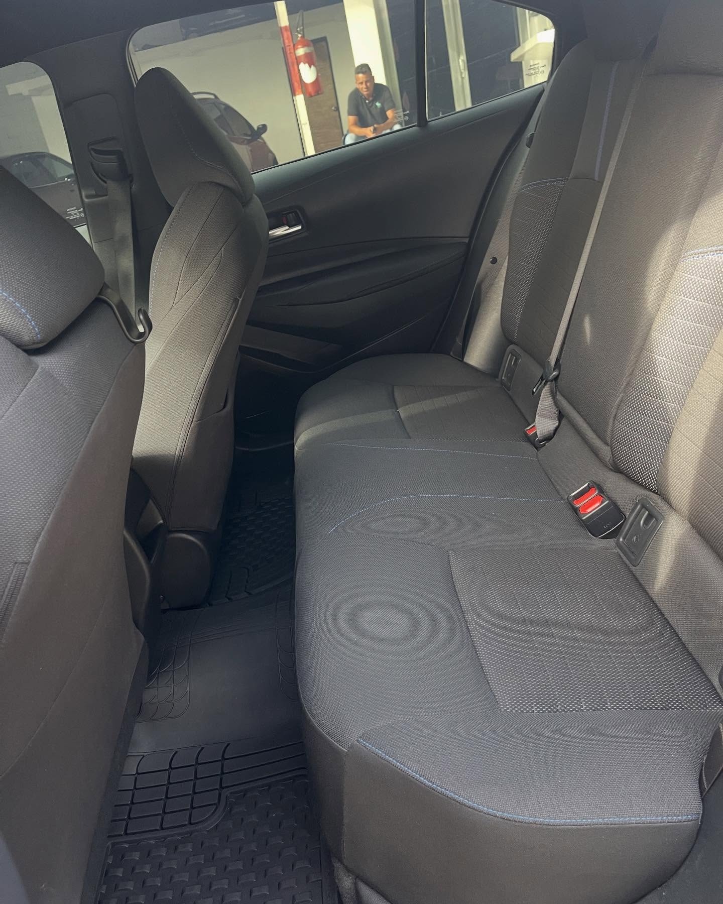Toyota Corolla SE 2020 negro7