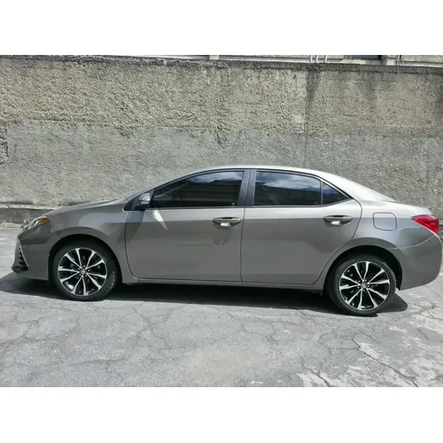 Toyota Corolla SE 2017 Gris Caracas