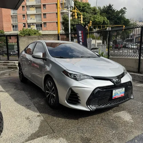 Toyota Corolla SE 2018 Plateado Caracas