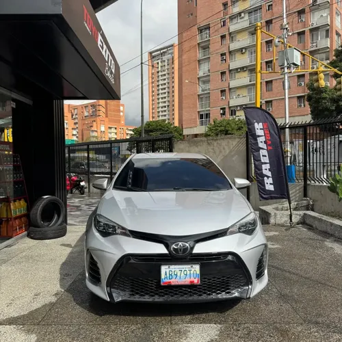 Toyota Corolla SE 2018 Plateado Caracas