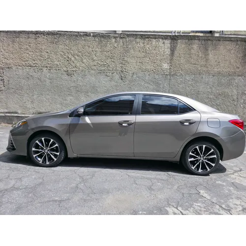 Toyota Corolla SE 2017 Gris Caracas