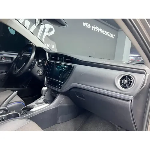 Toyota Corolla SE 2017 Gris Caracas