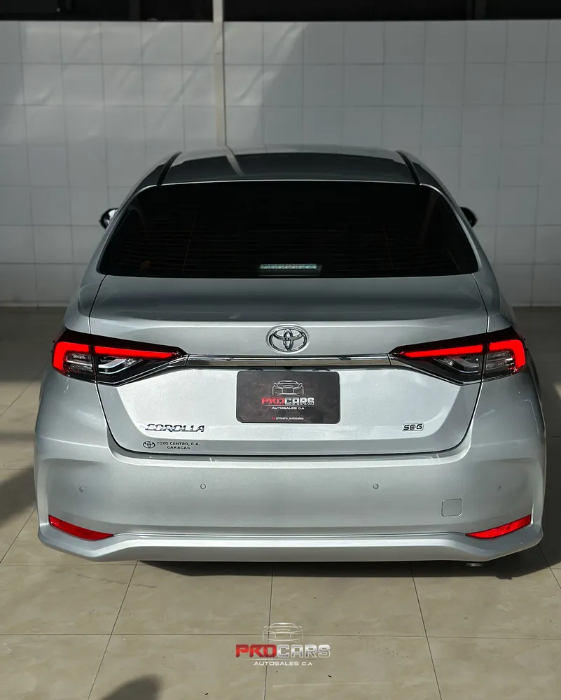 Toyota Corolla Seg 2022 Plateado Caracas