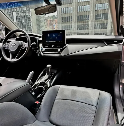 Toyota Corolla SEG 2025 Gris Caracas