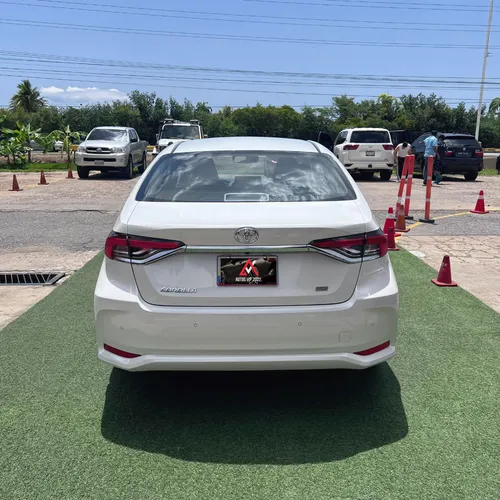 Toyota Corolla Seg 2023 Blanco Lechería