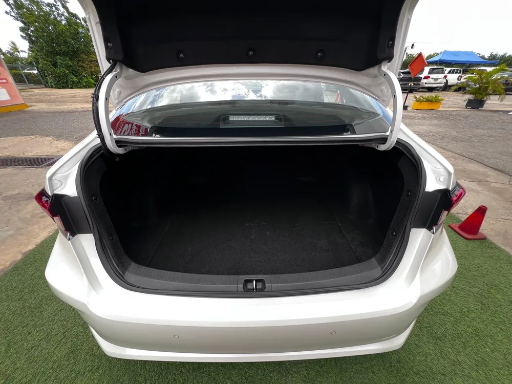 Toyota Corolla Seg 2023 Blanco Lechería