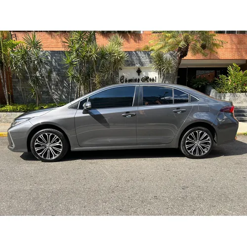 Toyota Corolla SEG 2022 Gris Caracas