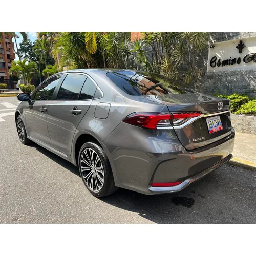 Toyota Corolla SEG 2022 Gris Caracas