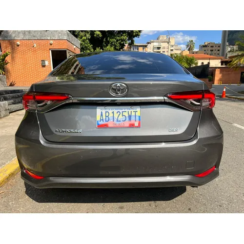 Toyota Corolla SEG 2022 Gris Caracas