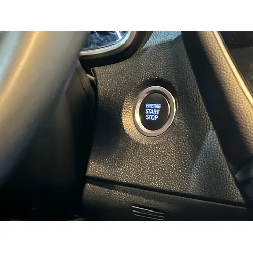 Toyota Corolla SEG 2023 Blanco Caracas