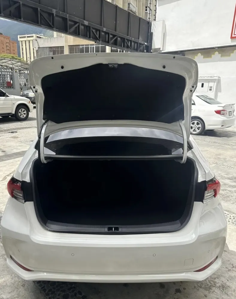 Toyota Corolla Seg 2024 Blanco Caracas