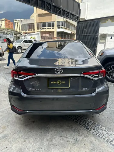 Toyota Corolla SEG 2024 Gris Caracas