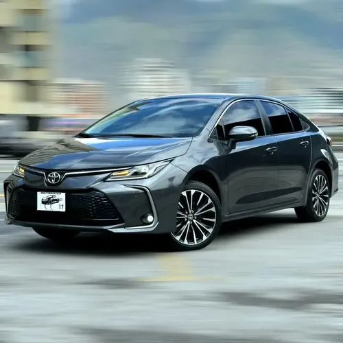 Toyota Corolla SEG 2025 Gris Caracas