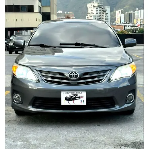 Toyota Corolla XEI 2013 Gris Caracas