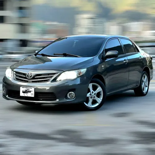 Toyota Corolla XEI 2013 Gris Caracas