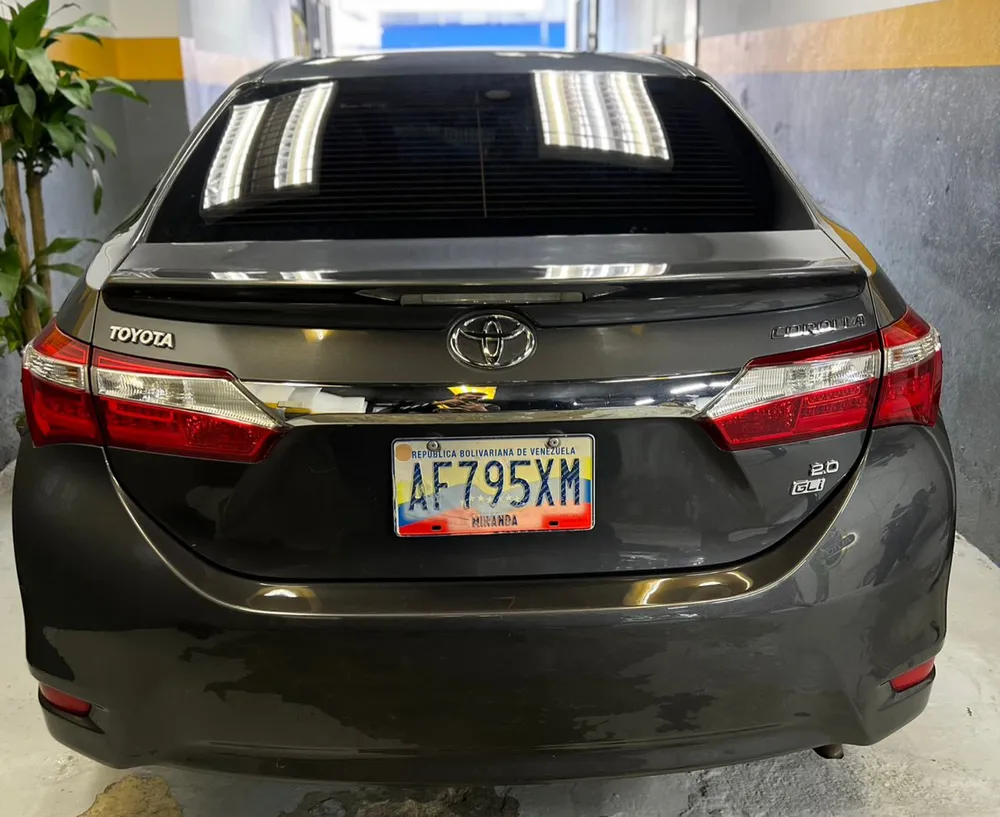 Toyota Corolla XEI 2015 Gris Caracas