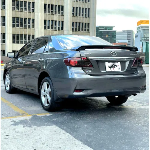 Toyota Corolla XEI 2013 Gris Caracas