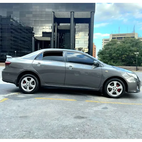 Toyota Corolla XEI 2013 Gris Caracas