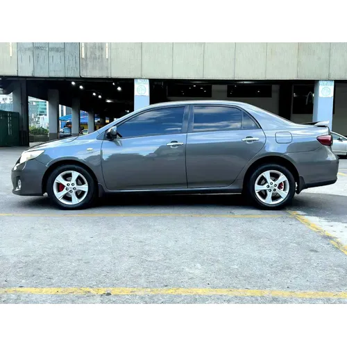 Toyota Corolla XEI 2013 Gris Caracas