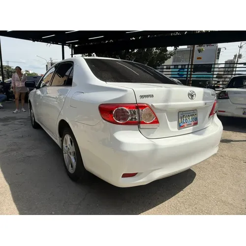 Toyota Corolla XEI 2012 Blanco Valencia