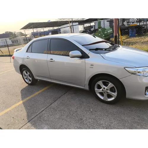 Toyota Corolla XEI 2013 Plateado Guanare