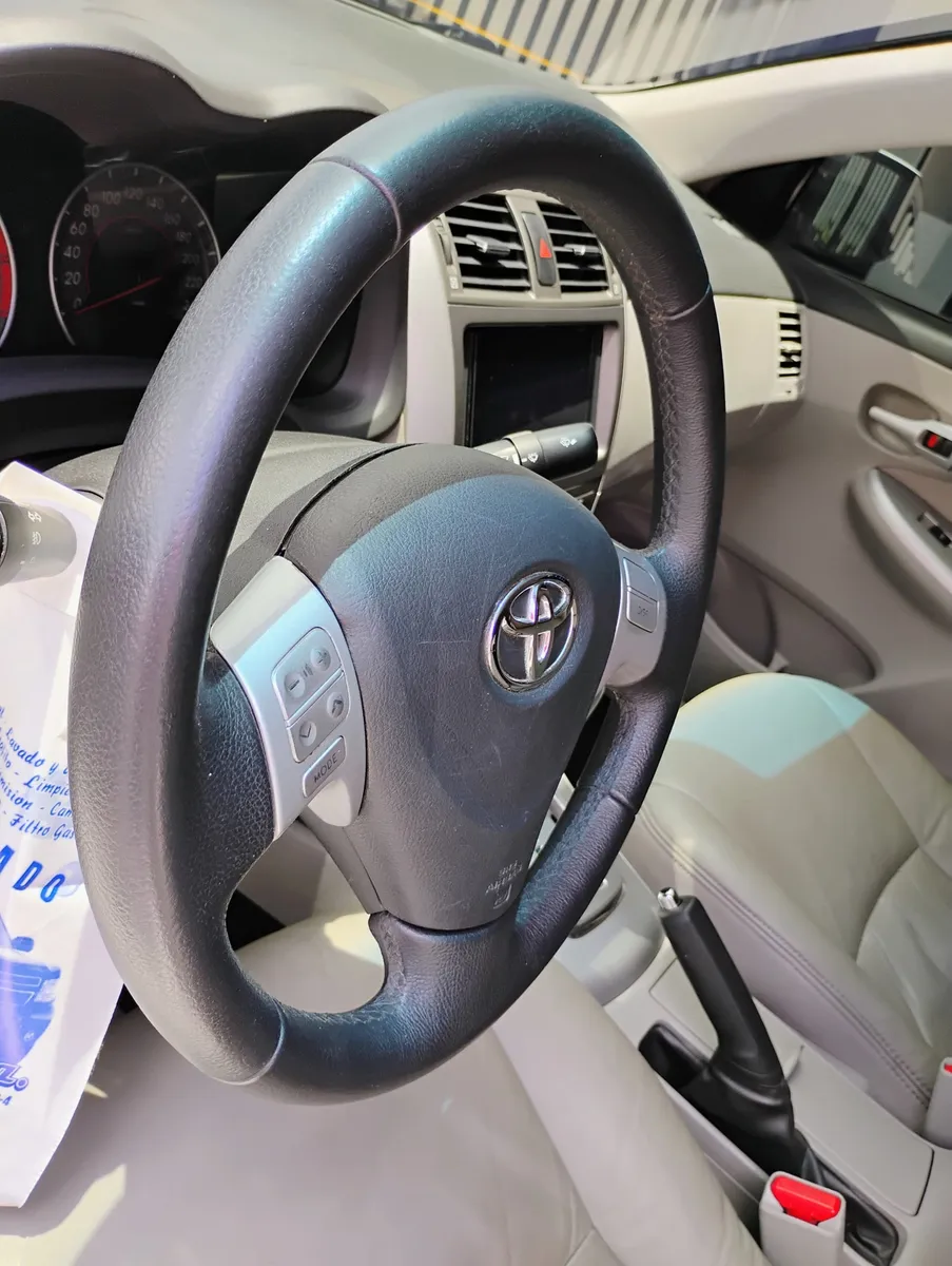 Toyota Corolla sedan 2014 blanco7