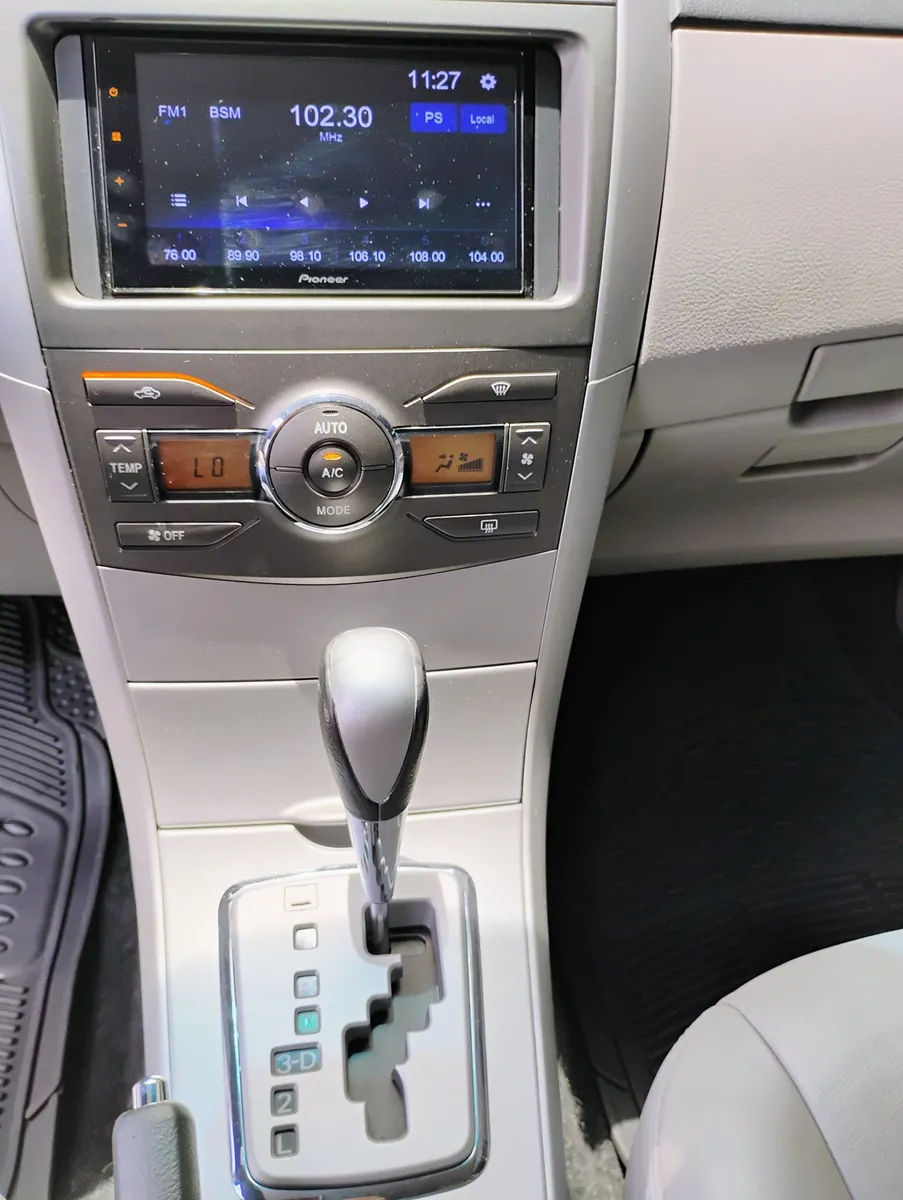 Toyota Corolla sedan 2014 blanco8