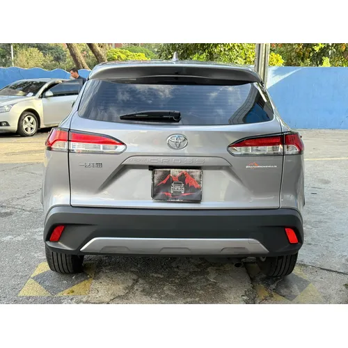 Toyota Cross 2025 Plateado Caracas