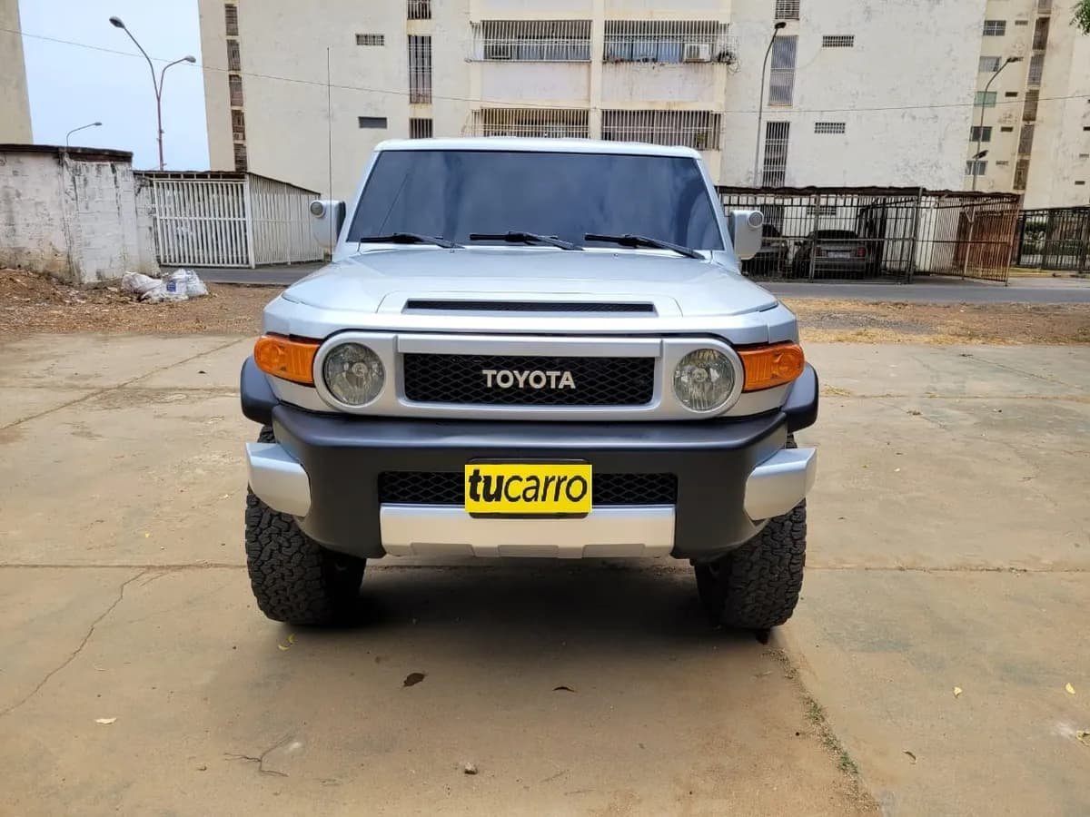 Toyota FJ Sport Wagon 2007 gris