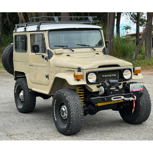 Toyota FJ-40 1980 Beige Caracas