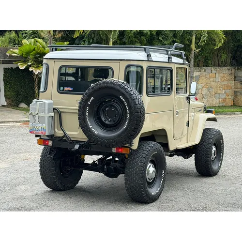 Toyota FJ-40 1980 Beige Caracas